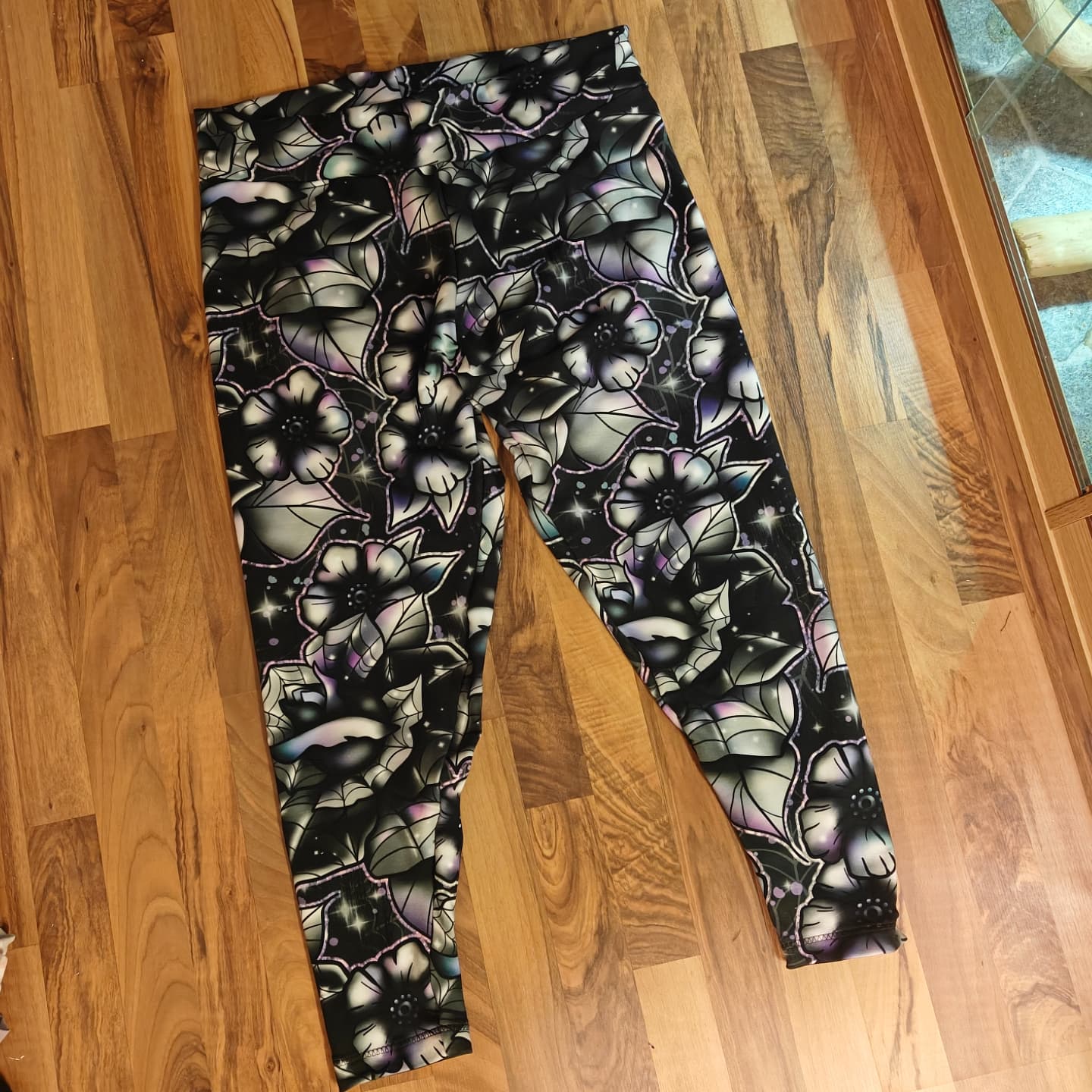 MUSTAT RUUSUT, joustocollege