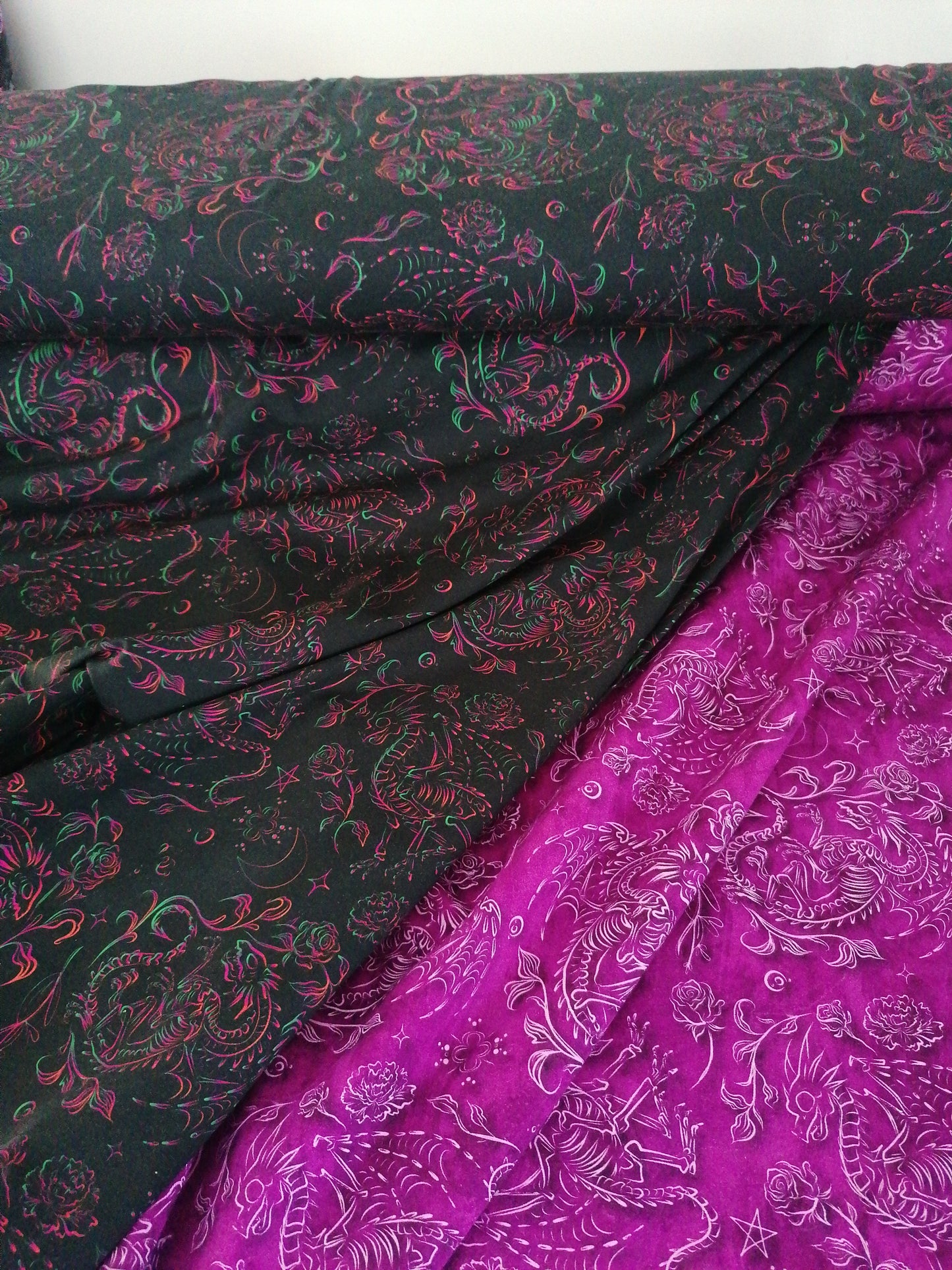 WE LOVE DRAGONS, pinkki joustocollege