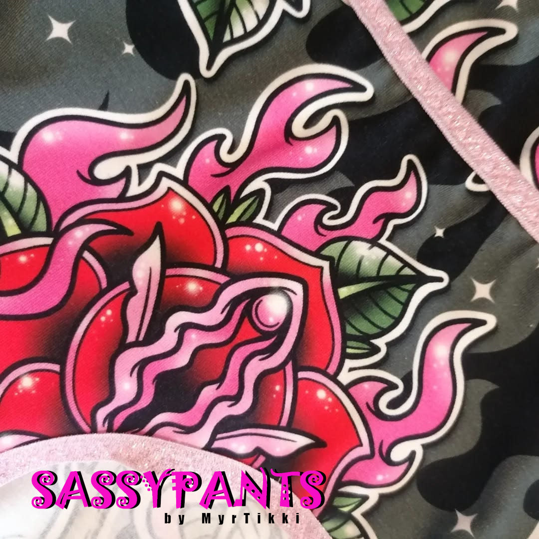CLITS A ROSE, trikoo