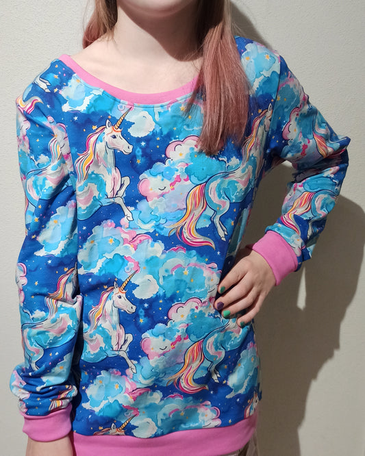 UNICORN CLOUDS, joustocollege
