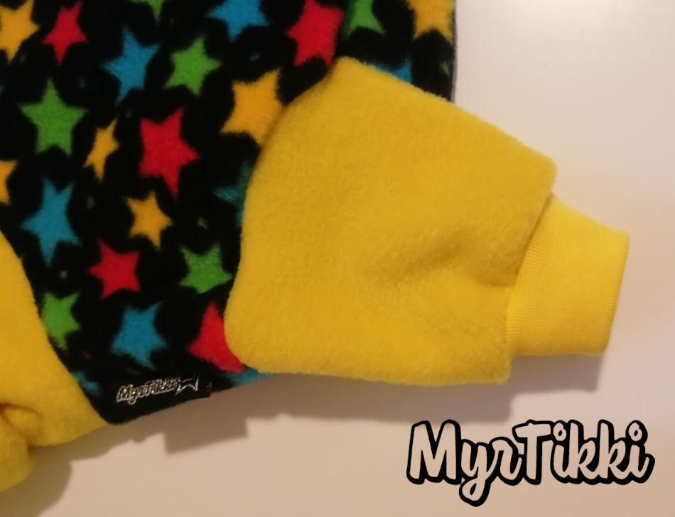 TÄHDET musta & keltainen fleecehaalari